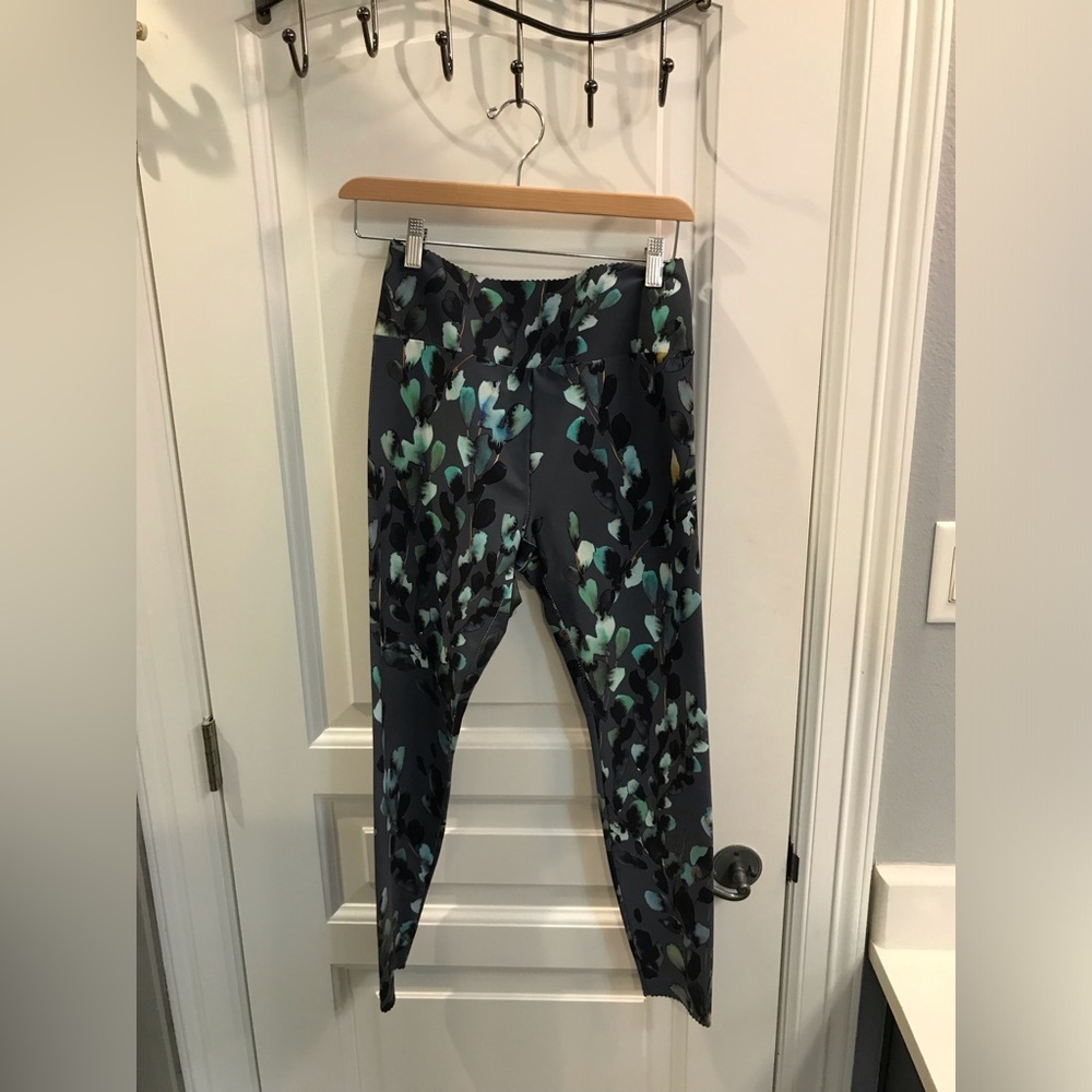 Oysho leggings size medium gently used